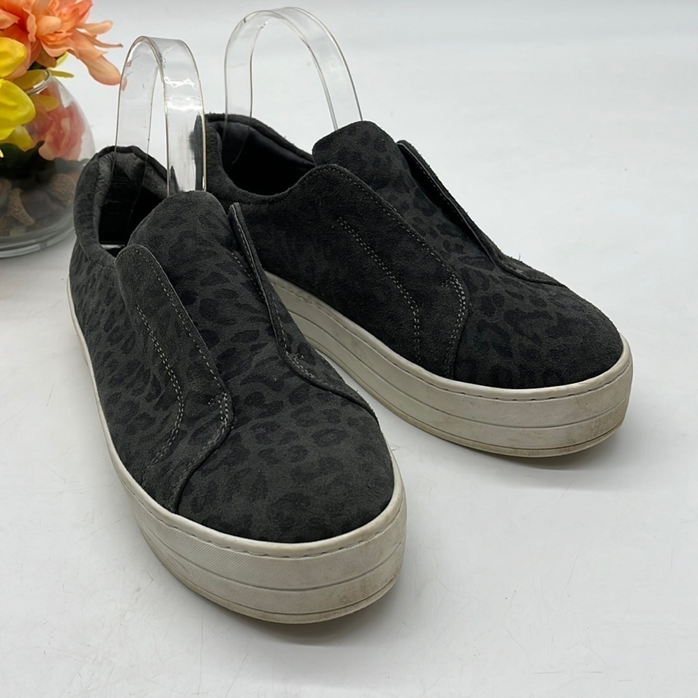 J Slides Gray Black Animal Print Slip On Loafer Sz 9. SNK2724C